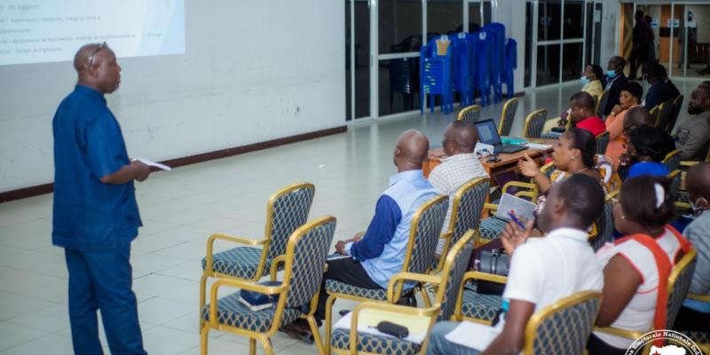 formation des préposés au contrôle physique du personnel 