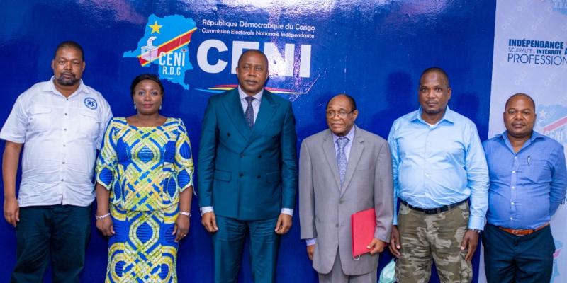 Denis Kadima avec une délégation de la SADC 