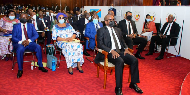 Sama Lukonde à l'Assemblée nationale avec les membres de son gouvernement