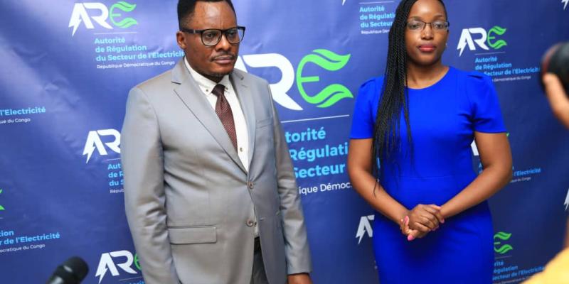 Idesbald Chinamula et Sandrine Ngalula Mubenga, respectivement DG de l'ANSER et DG de l'ARE. Ph. Droits tiers. 