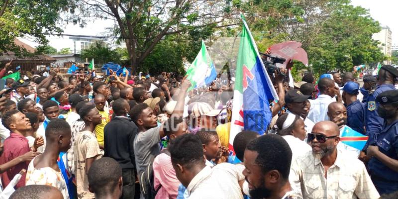 Sit-in du Nouvel Elan devant l'ambassade du Rwanda à Kinshasa