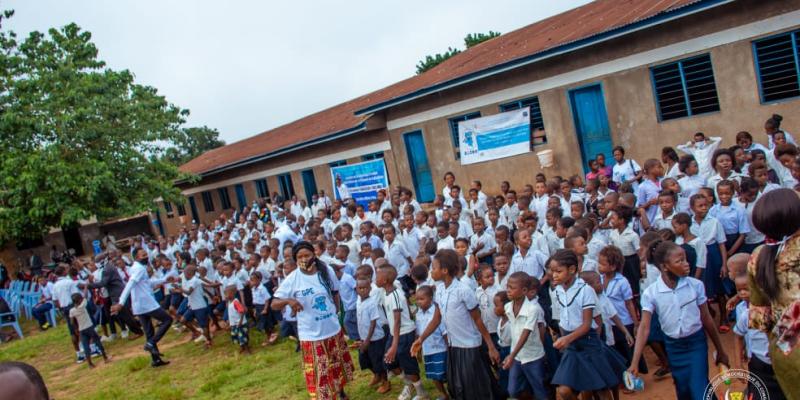 Les élèves dans une école à Mbuji-Mayi