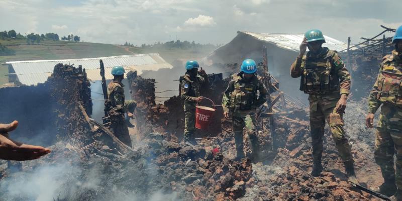 Les casques bleus à la rescousse des déplacés après incendie au site de Rhôe