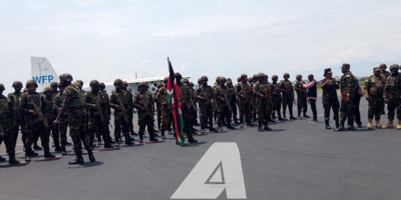 Des militaires kenyans à l'aéroport de Goma