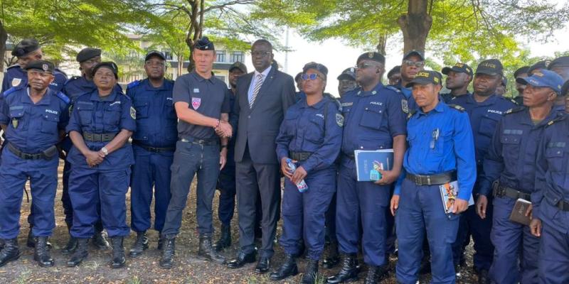 Les policiers 