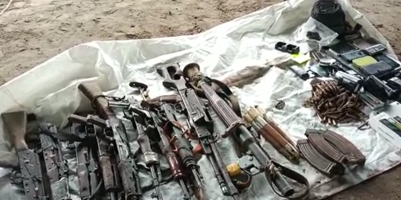 Des armes et munitions récupérées dans les propriétés de Mwangachuchu