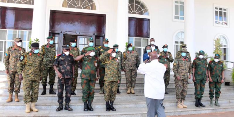 Le président Yoweri Museveni en marge de la réunion avec les commandants de l'UPDF et des FARDC