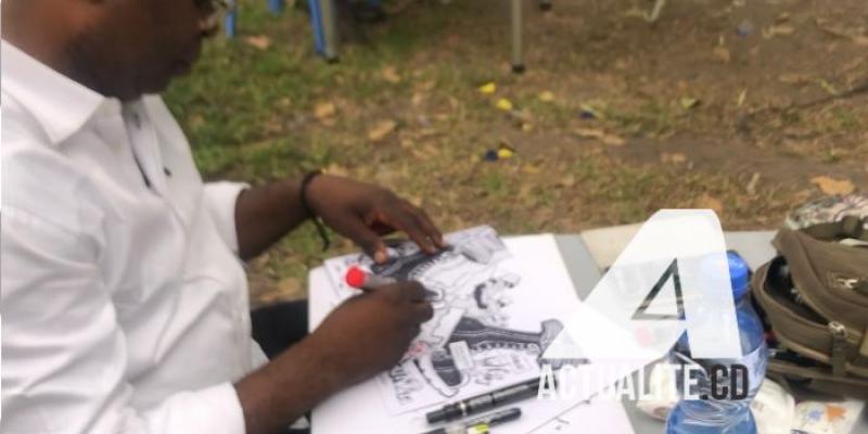 Le caricaturiste Thembo Kash lance le concours de dessin