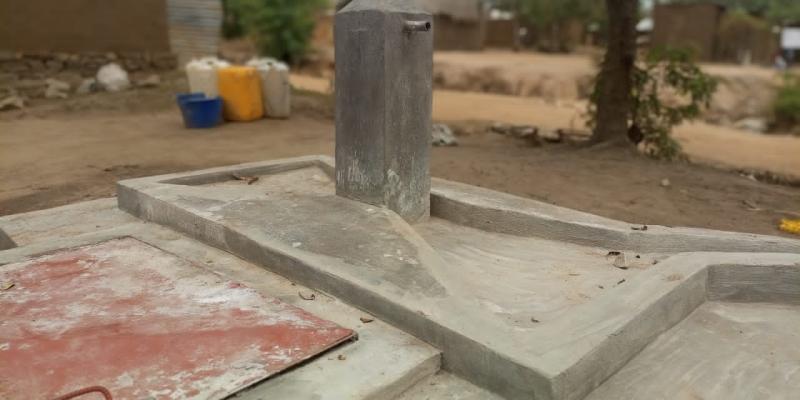 Installation d'une borne-fontaine à Baraka