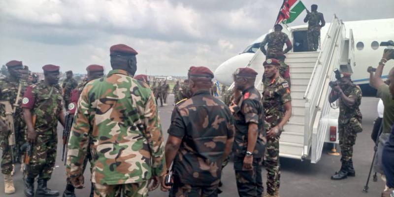 Un contingent Kényan de l'EACRF à l'aéroport de Goma 