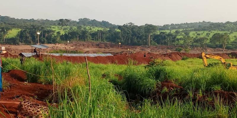 Site d'exploitation semi-industrielle de l'or par des chinois