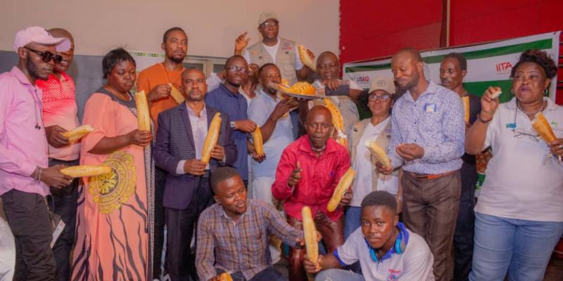 Des boulangers bénéficiaires d'une formation de IITA