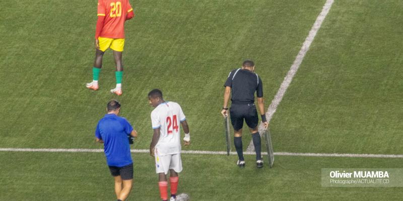 Stade des Martyrs, le 6 septembre 2024. Noah Sadiki, effectuant son entrée pour sa première chez les Léopards séniors. 