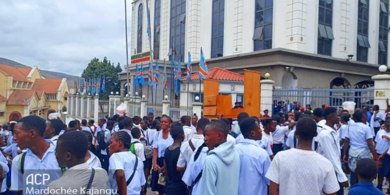 La manifestation des élèves à Matadi pour protester contre la persistance de la grève des enseignants, le 7 octobre 2024/Photo ACP