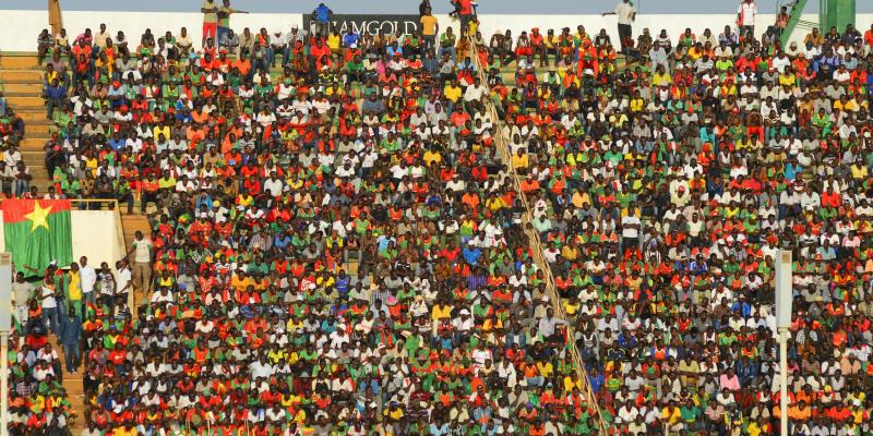 Le public dans un stade de football