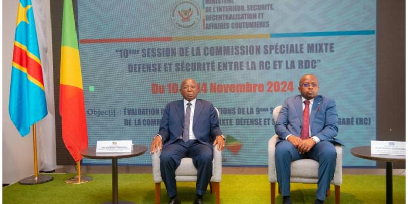 De gauche à droite : Jacquemain Shabani, VPM de l'intérieur et sécurité de la RDC et Zéphyrin Mboulou, ministre de l'intérieur de la République du Congo