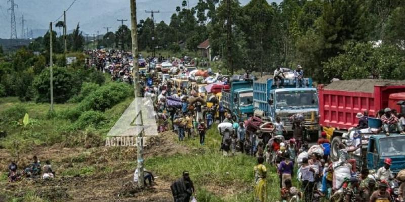 Les déplacés sur la route de Sake se rendant à Goma