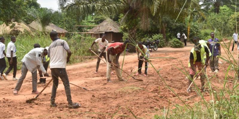 Travaux de cantonnage sur l'axe Kananga Mwamba Mbuyi