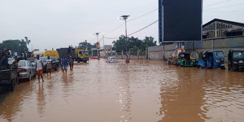 Scène de chao après les pluies diluviennes à Kinshasa