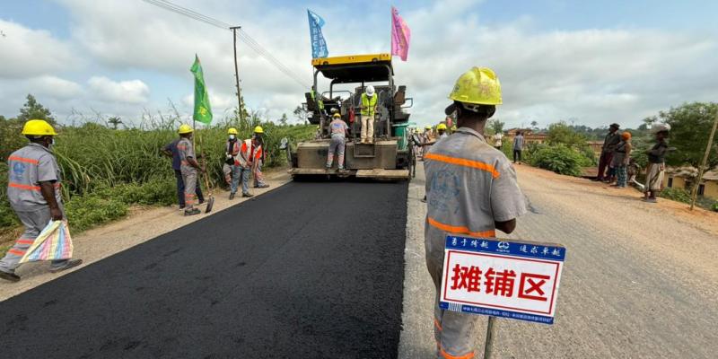 Travaux sur la route Tshela-Manterne