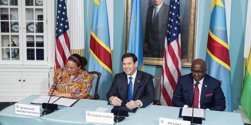 Signature de la déclaration de principe par les MAE congolais et rwandais à Washington