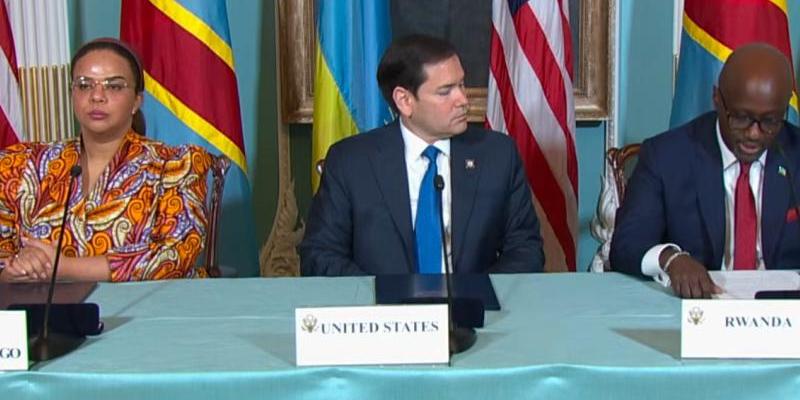 Signature de la déclaration de principe par les MAE congolais et rwandais à Washington