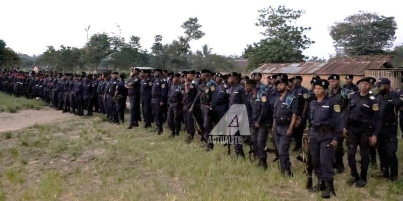 Une parade de la police à Kisangani