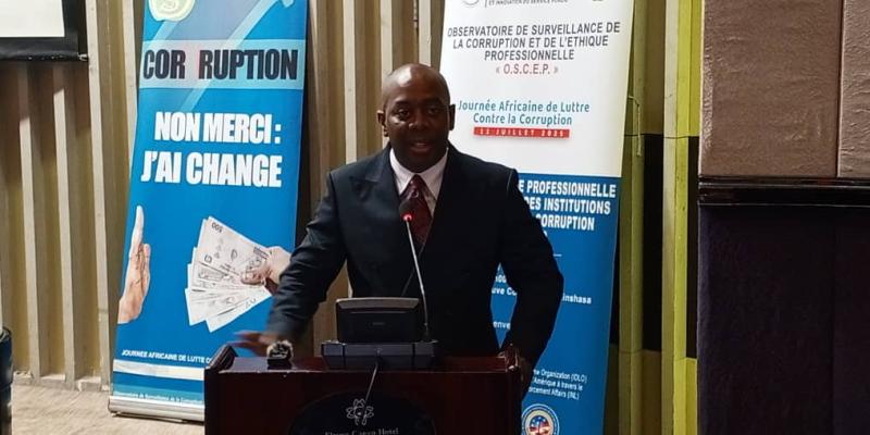 Nick Elebe, représentant de IDLO en RDC, lors de la journée africaine pour la lutte contre la corruption, à Kinshasa