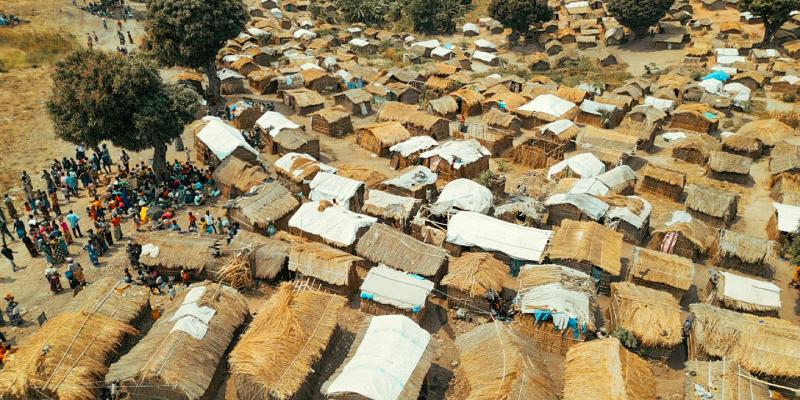 Vue aérienne du camp des personnes déplacées de guerre du nord et sud Kivu se trouvant près de la ville de Kalemie  à Katanika (crédit photo/ WFP Stéphanie MALENGA)