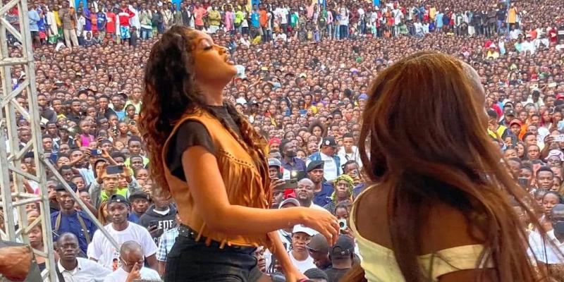 Rebo Tchulo sur la scène à Kisangani