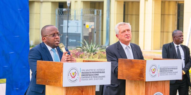 Jacquemain Shabani et Filippo Grandi