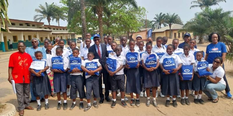 Remise, par ENGEN, des fournitures et bourses scolaires aux élèves de Don Bosco/Ngaliema 