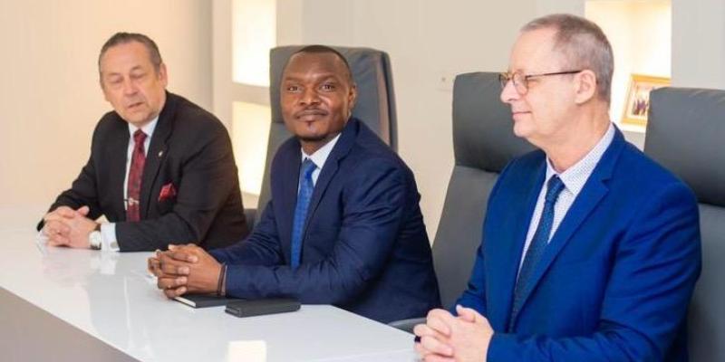 Les responsables de Westminster Group PLC