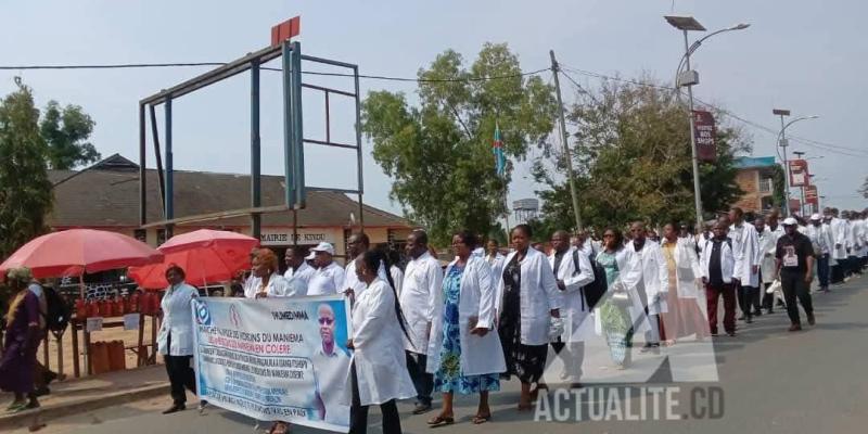 Marche de protestation des médecins à Kindu