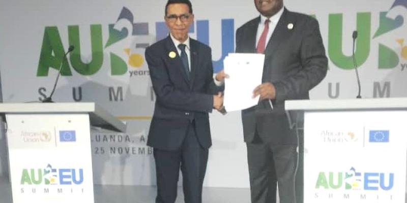  Younous Omarjee et Fortune Charumbira