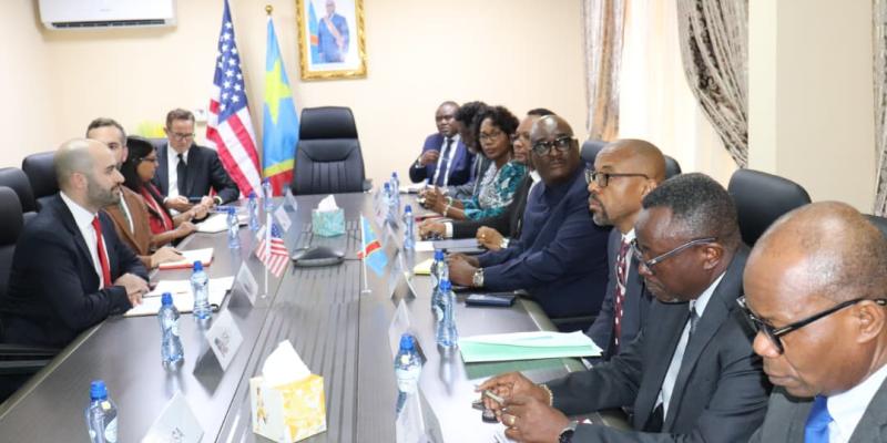 Échanges entre la délégation du Trésor américain et les experts de la Cenaref