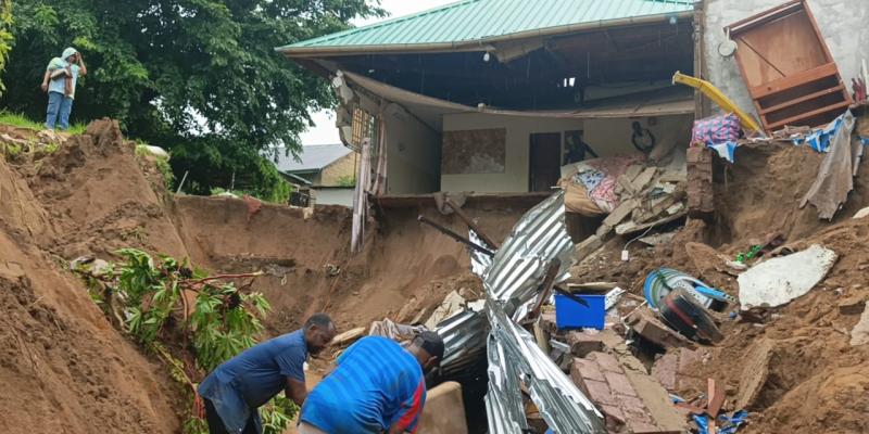 Une maison écroulée à Mont-Ngafula