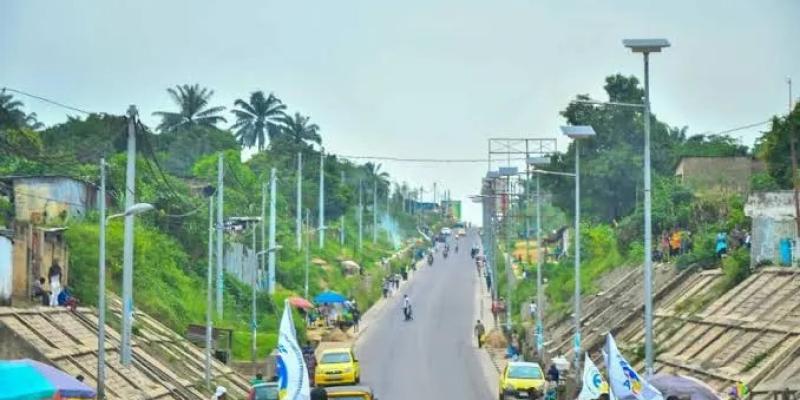 La route Elengesa entre les communes de Makala et Selembao 