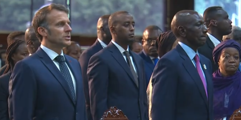 Emmanuel Macron et William Ruto au Sommet Africa Forward à Nairobi