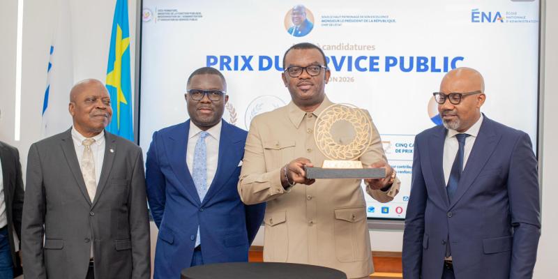 Jean-Pierre Lihau, ministre de la Fonction publique lors du lancement des prix du service public 