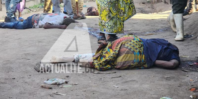 Des corps des victimes après l'attaque des ADF à Ngadi