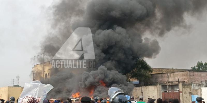 Manifestation de l'opposition dispersée par la police