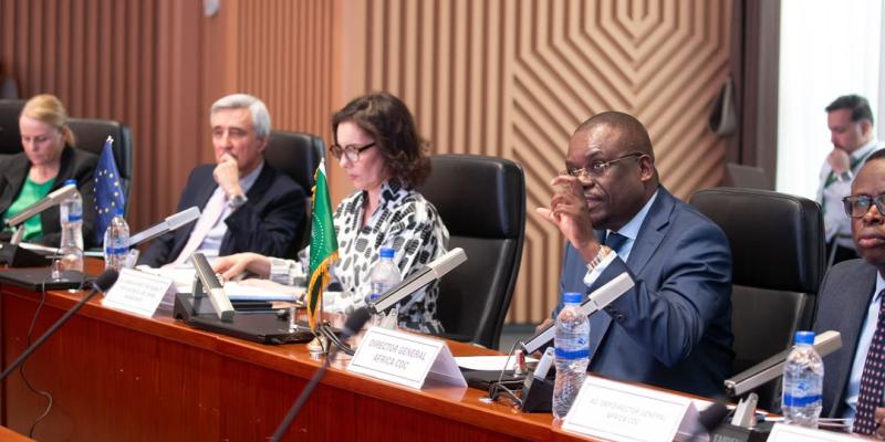 Hadja Lahbib aux côtés de Jean Kaseya