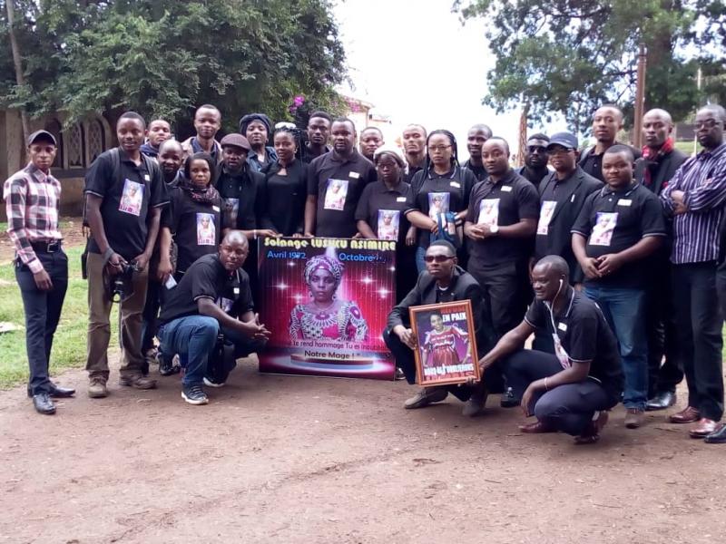 Au port de Bukavu , des journalistes en attente de la dépouille de Solange Lusiku . Ph Justin Mwamba  