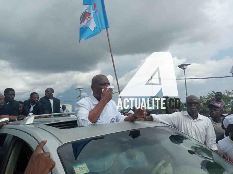 Le convoi de Martin Fayulu quitte l'aéroport de N'djili