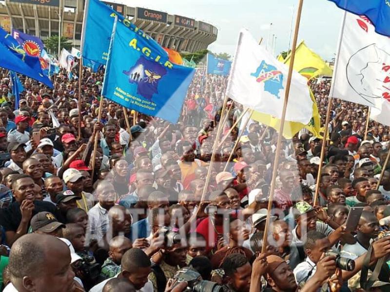 Les militants de la coalition Lamuka au meeting au Triomphal/Ph. Christine Tshibuyi