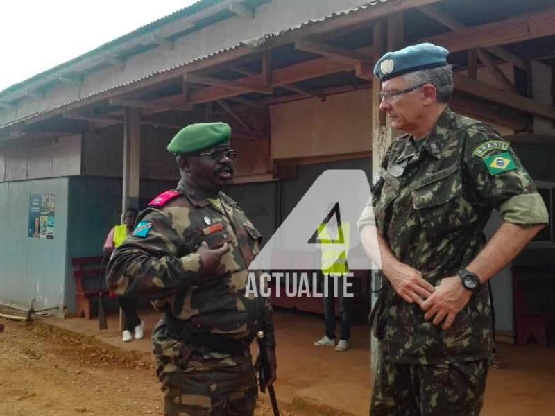 Le commandant de la force de la MONUSCO et le commandant des OPS Sukola 1  / Ph. Yassin Kombi / ACTUALITE.CD