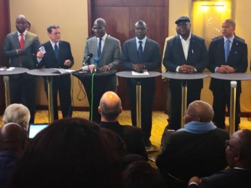 Les 7 Leaders d'opposition en conférence de presse après signature de l'accord à Genève (Ph. Kofi Annan Foundation)