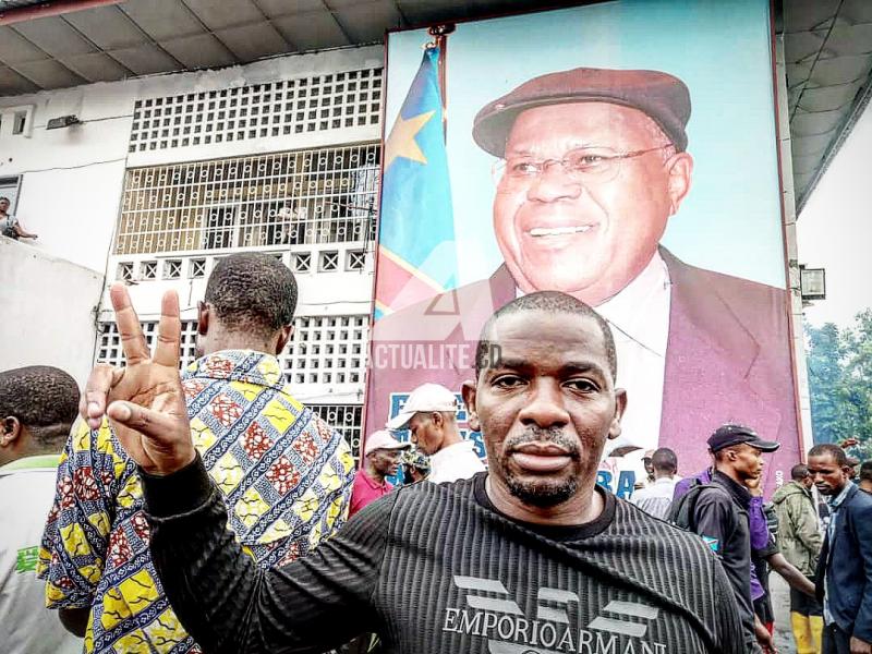 Un militant de l'UDPS en colère au siège du parti après désignation de Martin Fayulu comme candidat commun de l'opposition/Ph. Christine Tshibuyi 