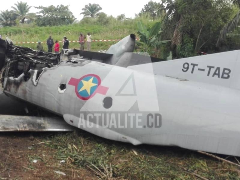 Crash d'un aéronef de l'armée à l'aéroport de Beni/Ph Yassin Kombi ACTUALITE.CD